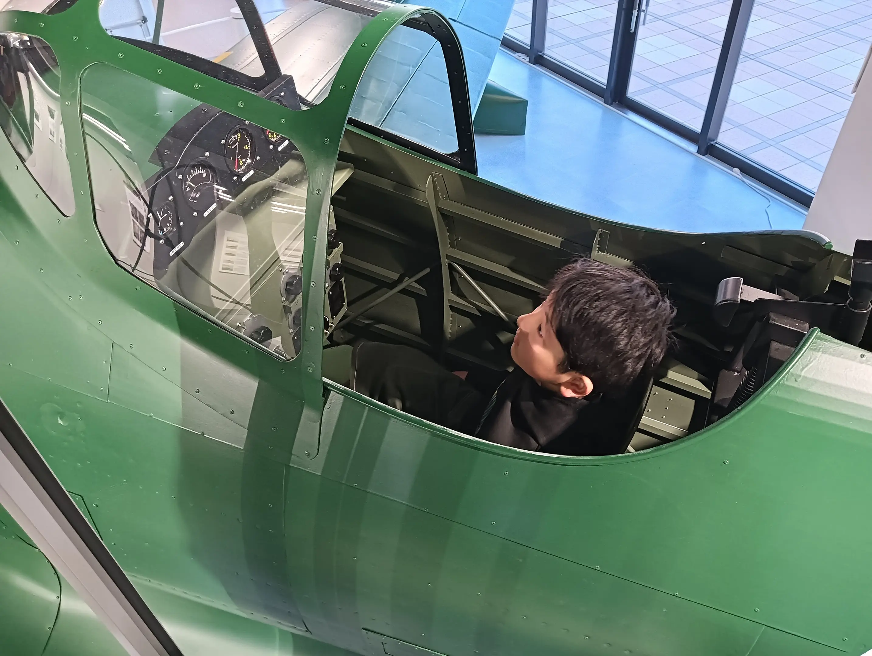 大和ミュージアムサテライト零式観測機搭乗体験 | イベント一覧 | くれ