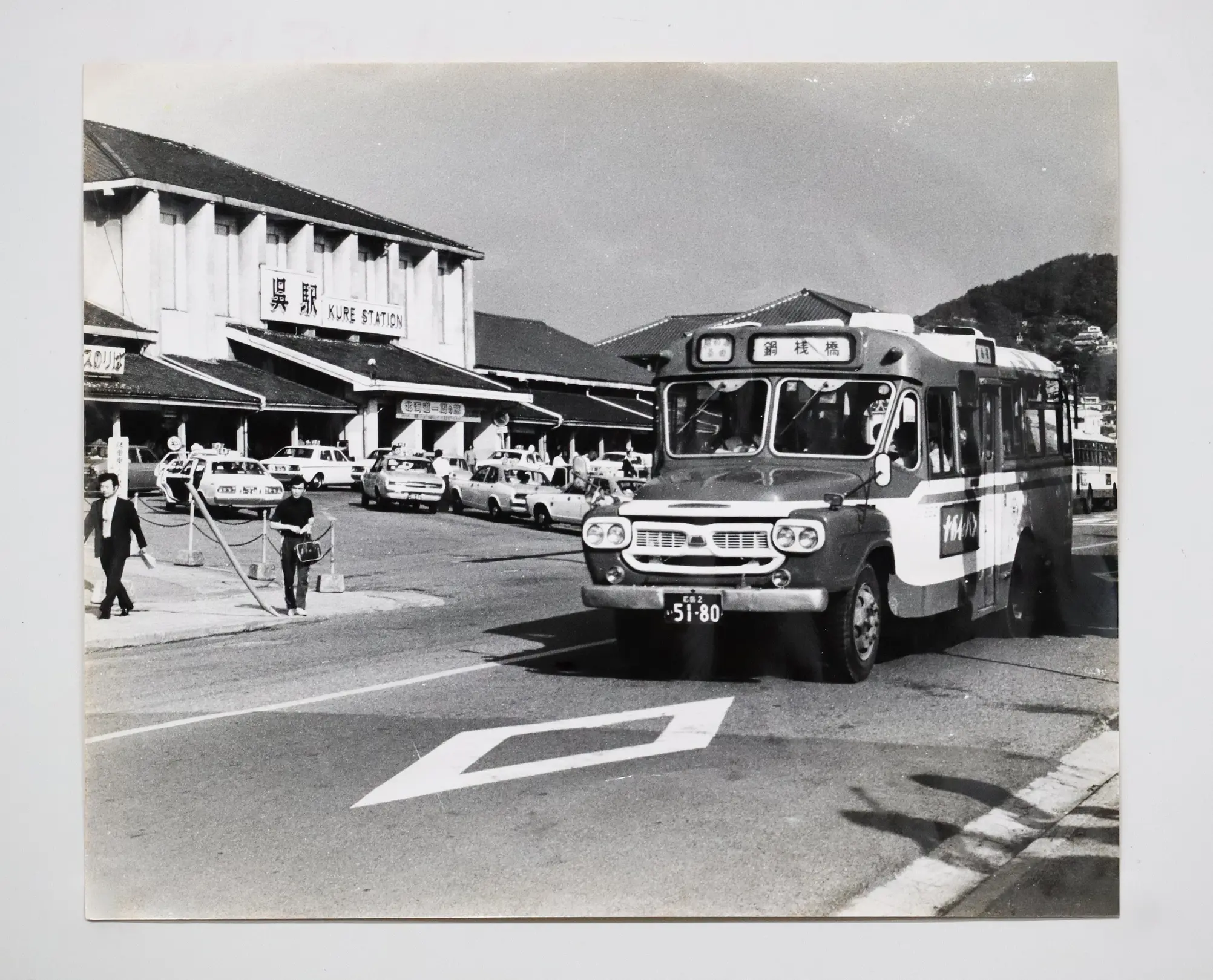 昔のボンネットバス