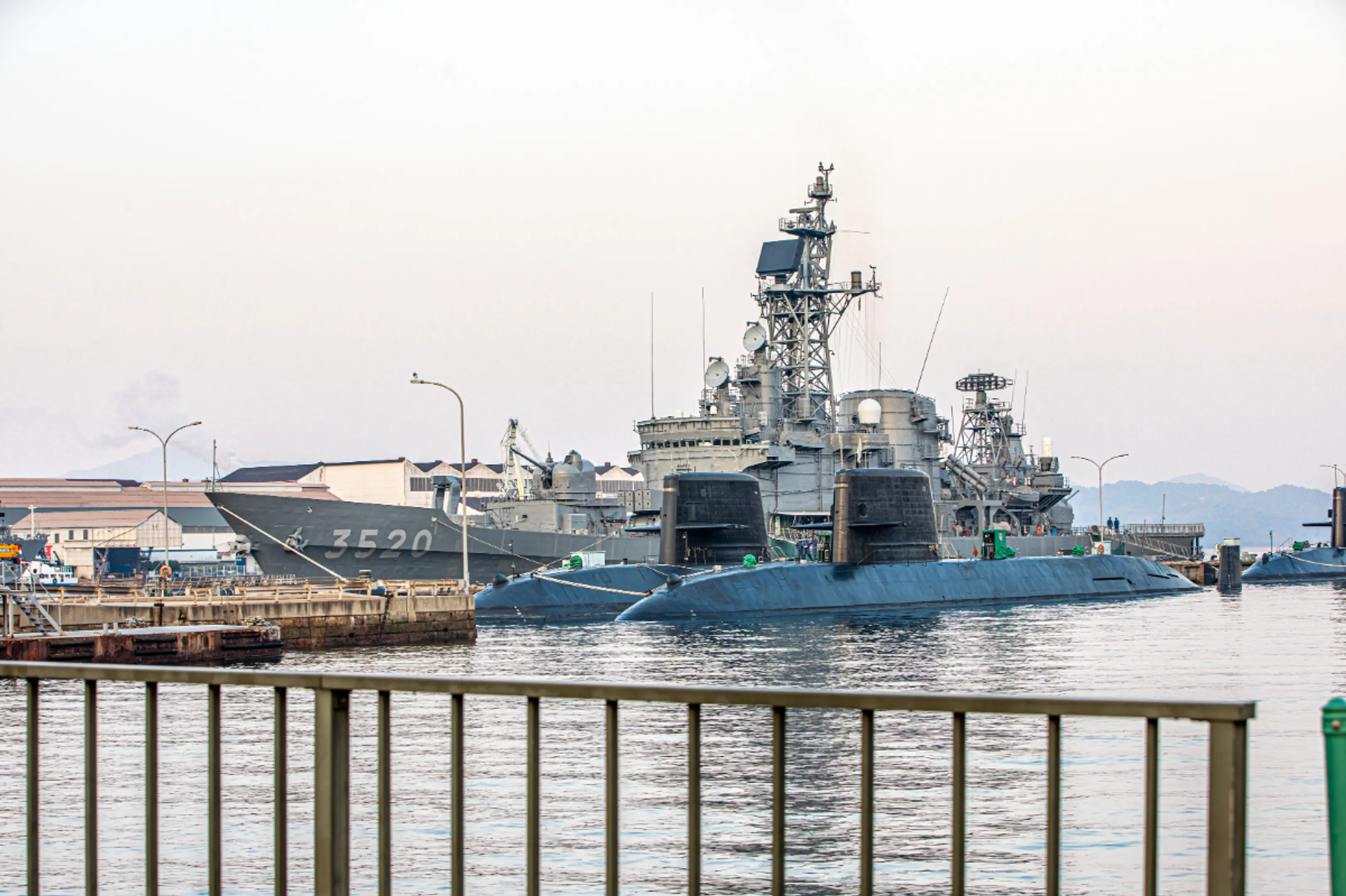 【アレイからすこじまコース】真近で見る潜水艦。