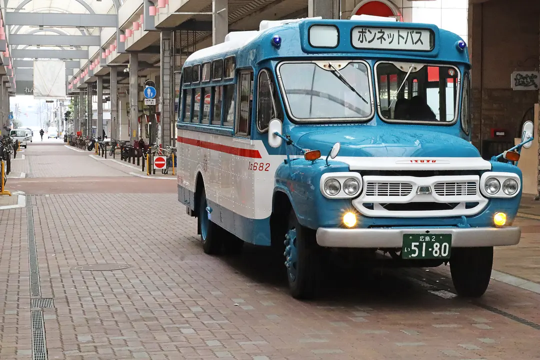 れんがどおりコース（ボンネットバス又は路線バス 貸切運行）