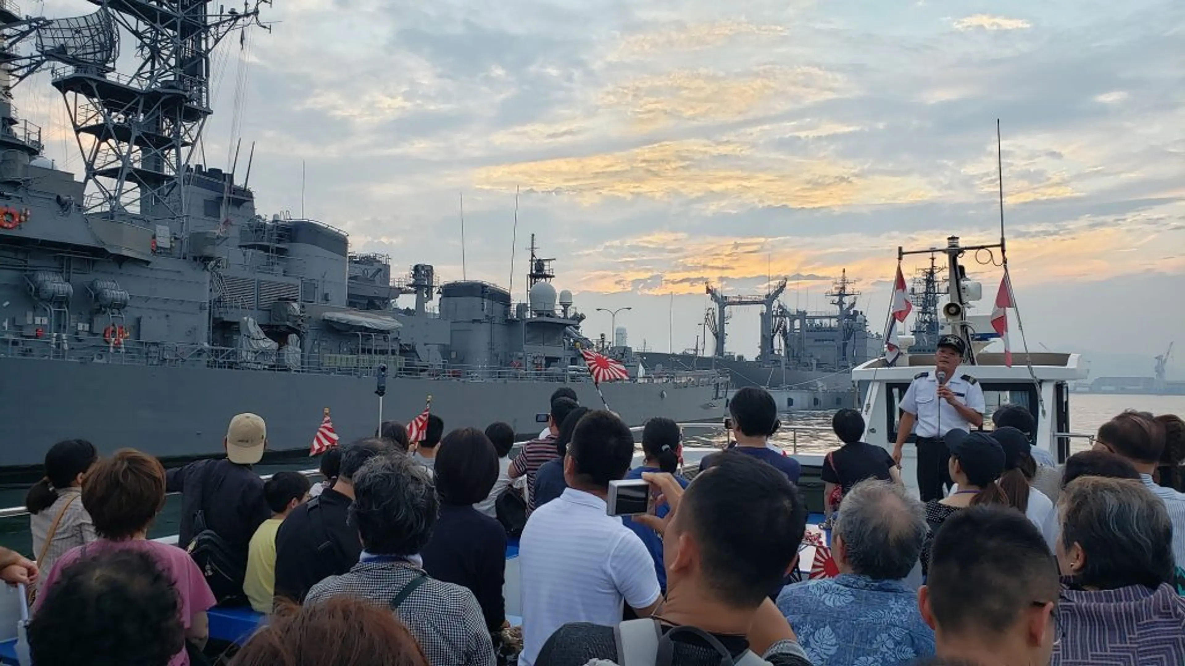 呉湾艦船めぐり（夕呉クルーズ）