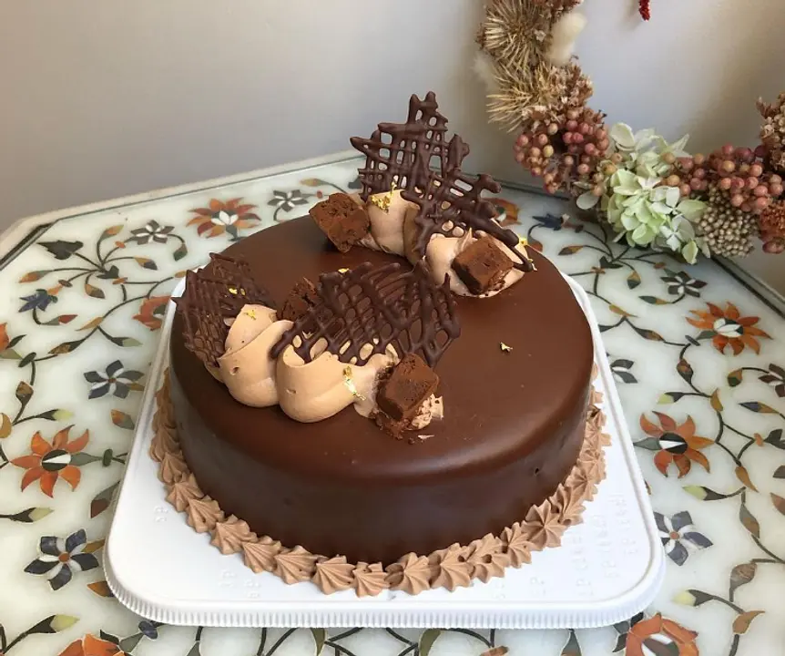 ホールチョコレートケーキ.png