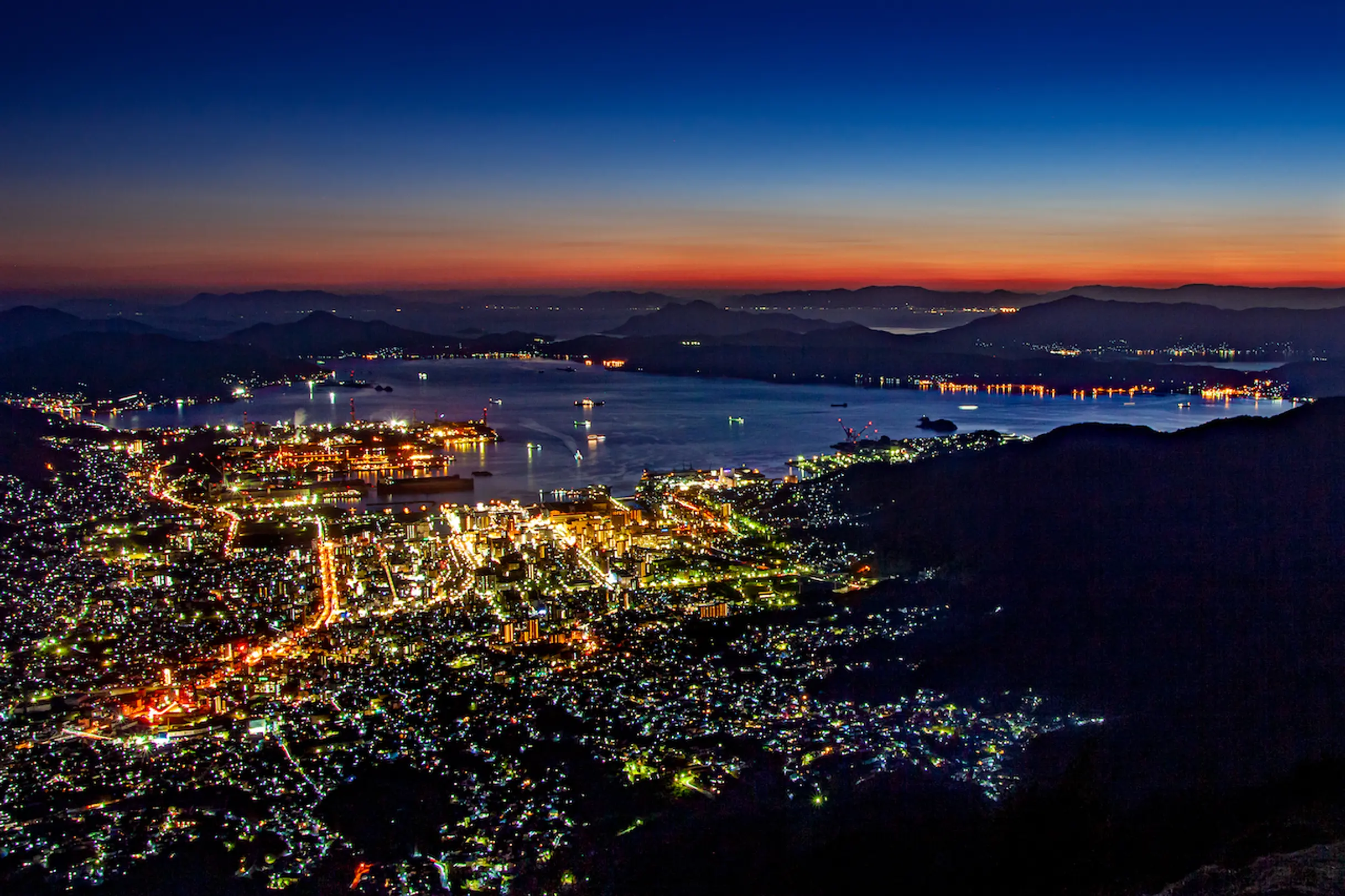 灰ヶ峰の夜景ツアー