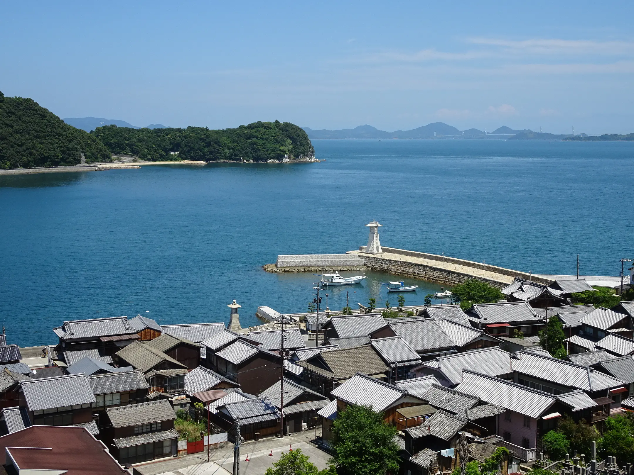 千砂子波止と高燈籠